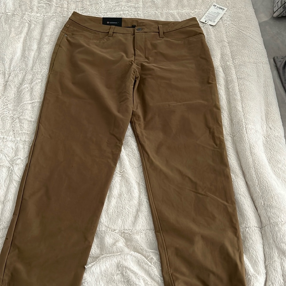 Men’s lululemon classic fit pant 32 L utilitech